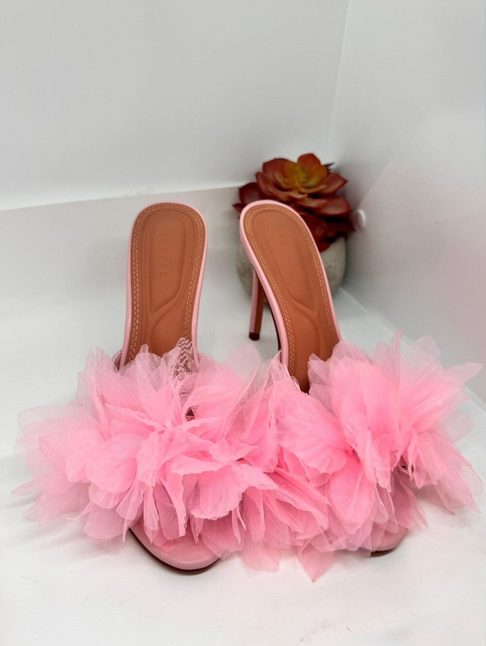 Finesse/Size 7/Color Maryam Baby Pink Floral Bedroom sleeper sandal/MSRP $98